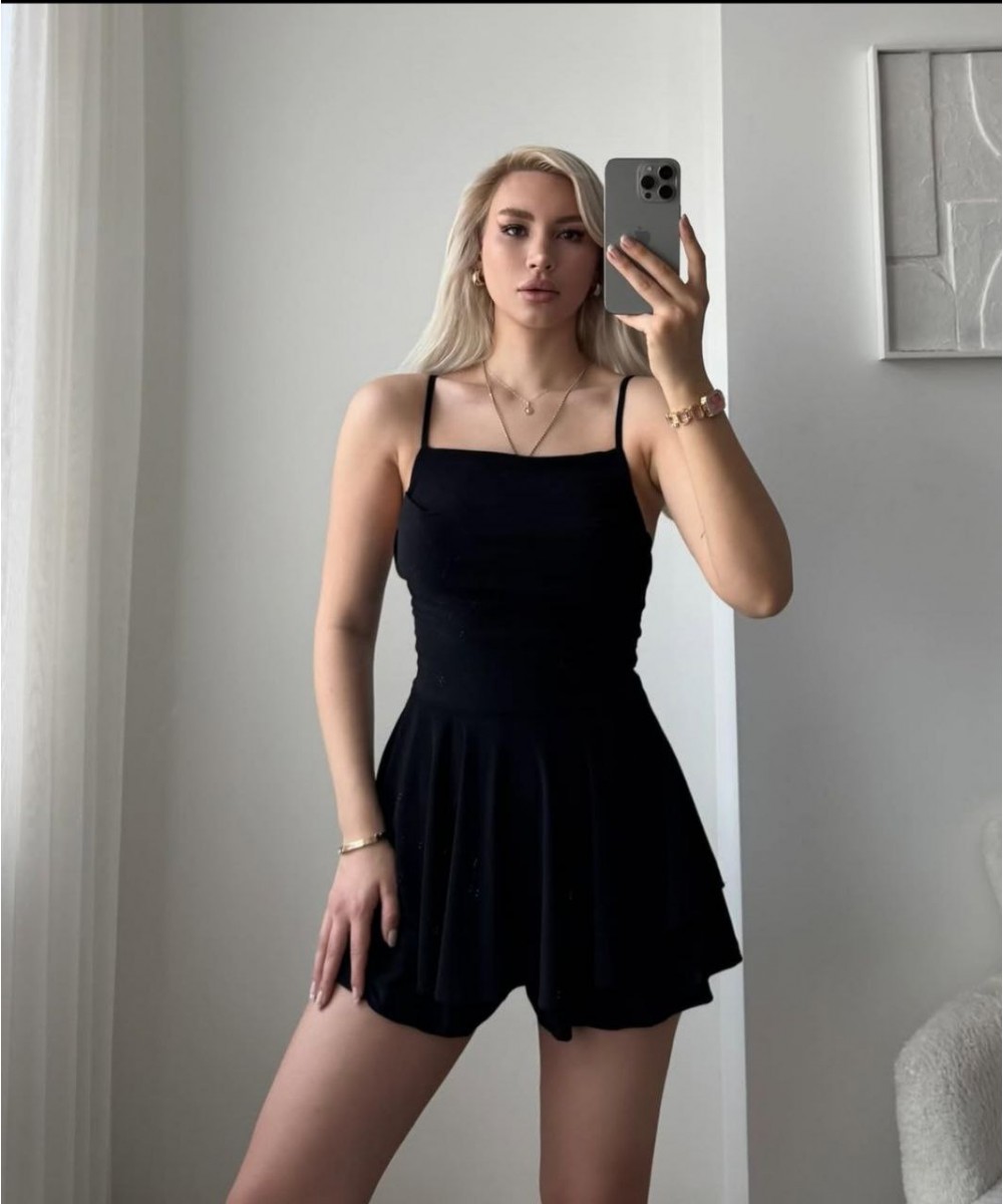 ŞORTLU SİYAH ELBİSE 