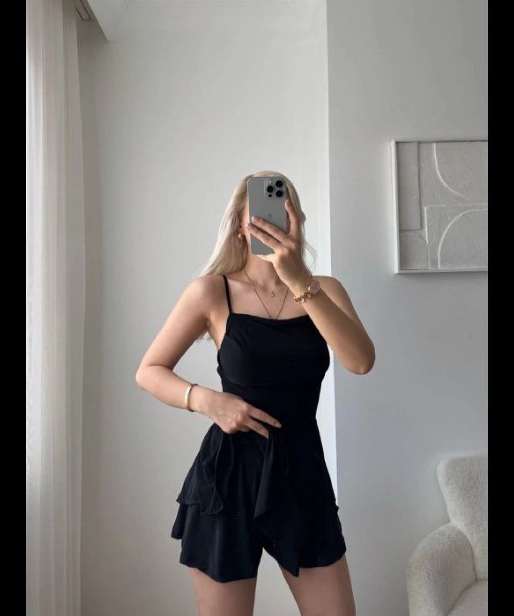 ŞORTLU SİYAH ELBİSE 