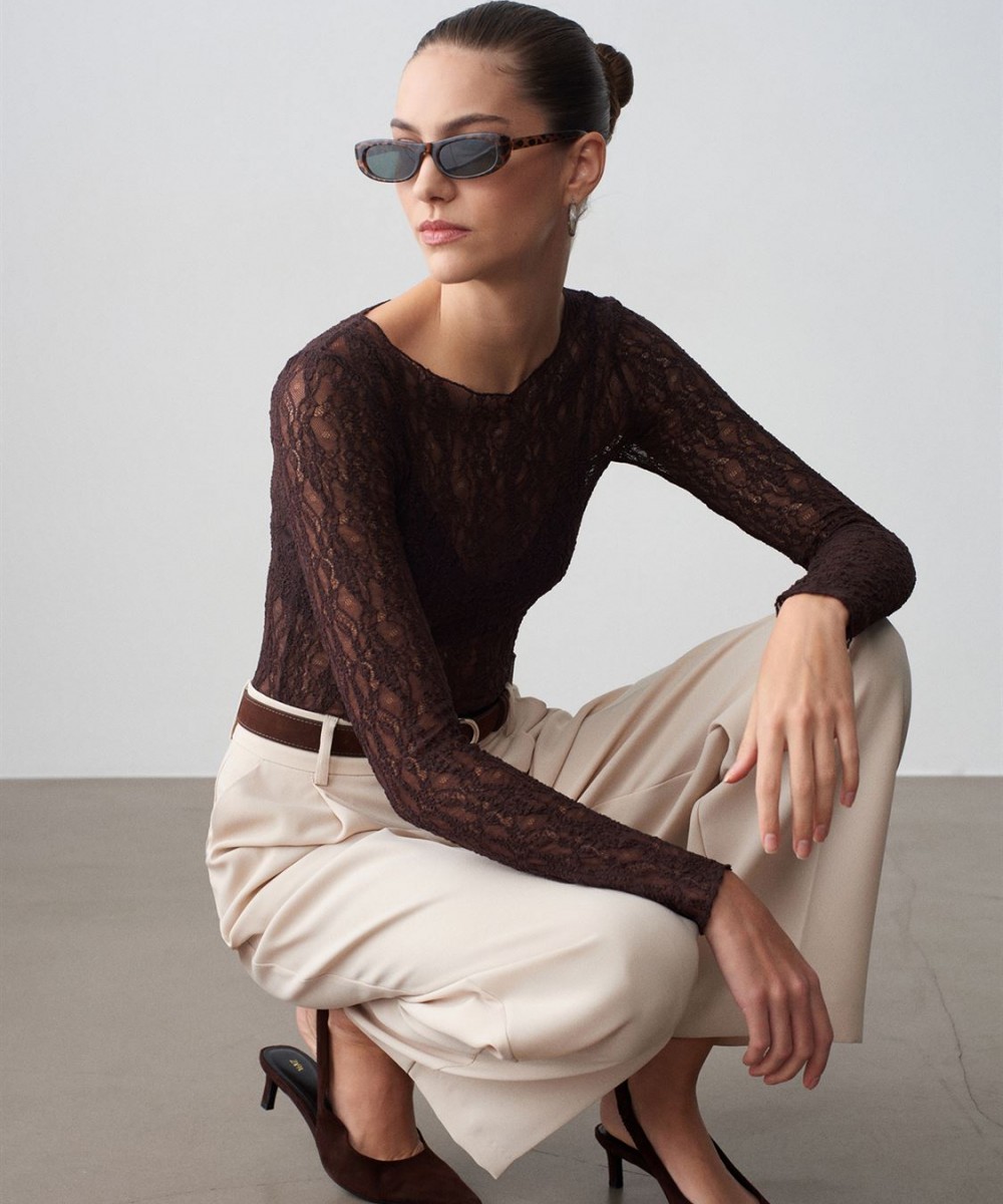 Kayık Yaka Dantel Top-Koyu Kahve