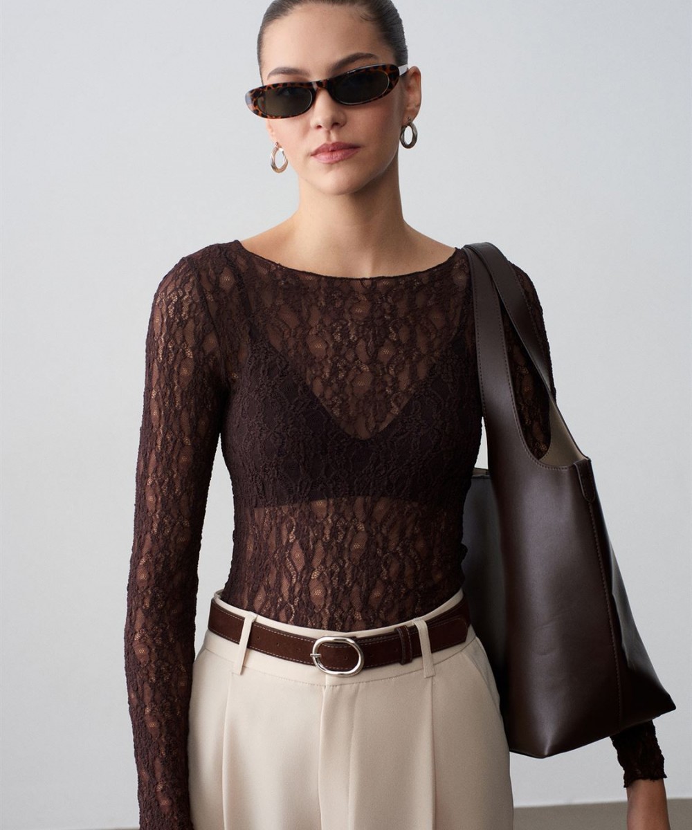 Kayık Yaka Dantel Top-Koyu Kahve