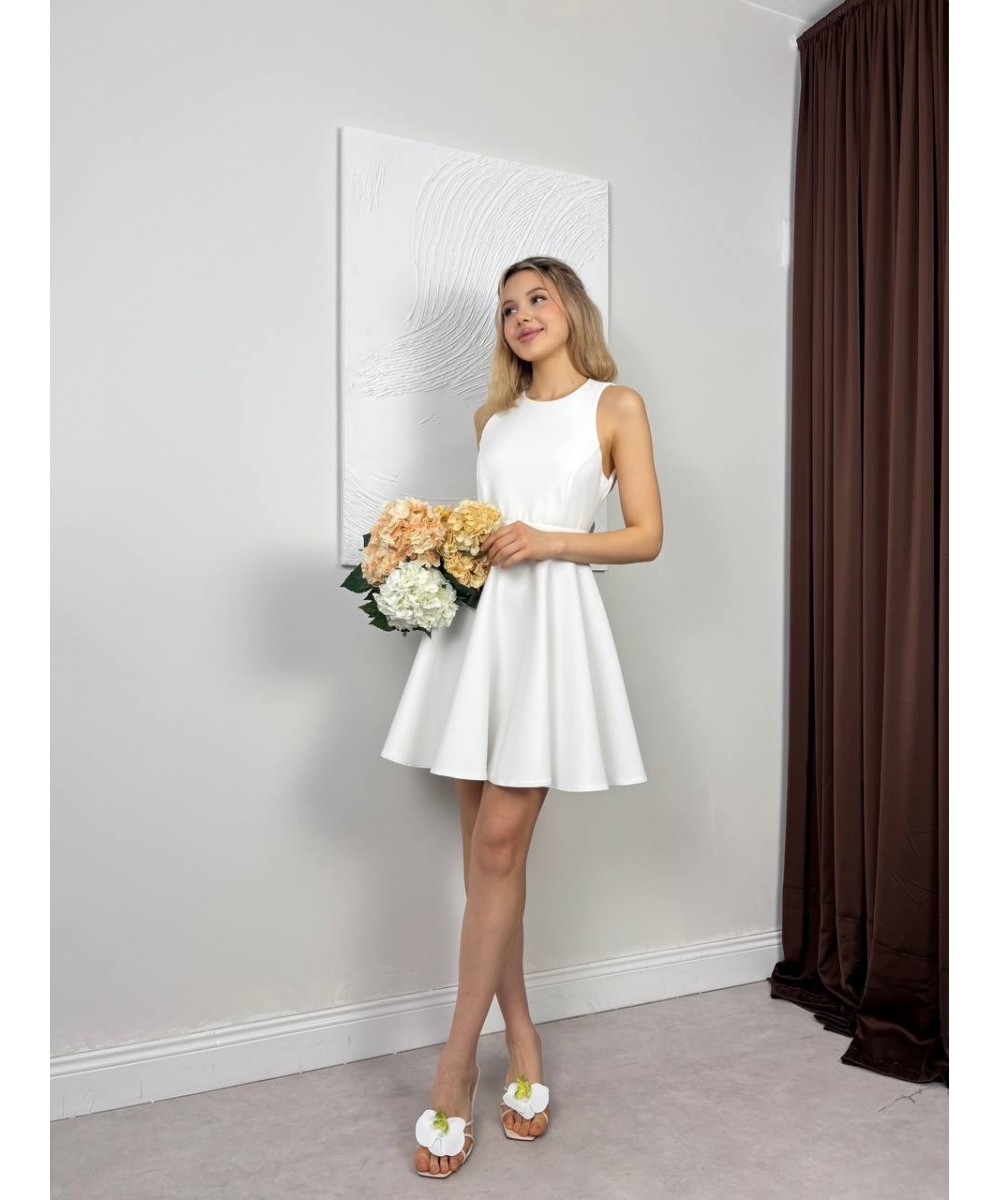 Sırt dekolteli elbise