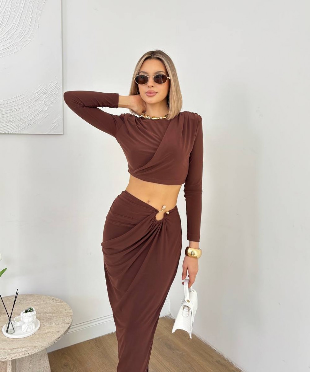 KAHVERENGİ AKSESUAR DETAYLI İKİLİ TAKIM 