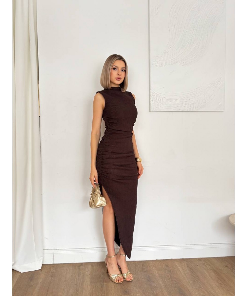 SIRT DEKOLTELİ KAHVERENGİ ELBİSE
