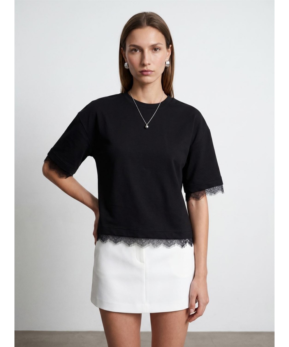 Dantel Detaylı Kısa Kollu T-shirt-Siyah